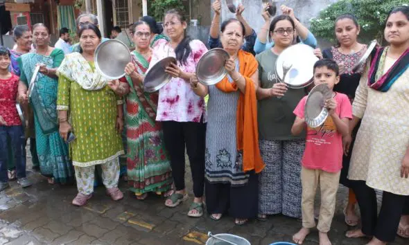 rajkot-water-crisis-sewage-contamination-in-borewell-sparks-protest-in-mavdi
