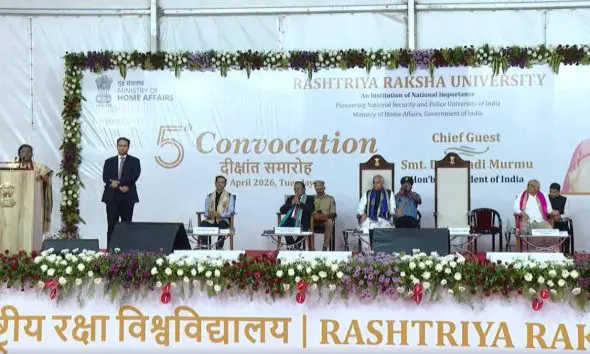 Gandhinagar: રાષ્ટ્રપતિની અધ્યક્ષતામાં રાષ્ટ્રીય રક્ષા યુનિવર્સિટીનો પાંચમો પદવીદાન સમારોહ સંપન્ન, NSA અજીત ડોવાલ માનદ ડોક્ટરેટથી સન્માનિત