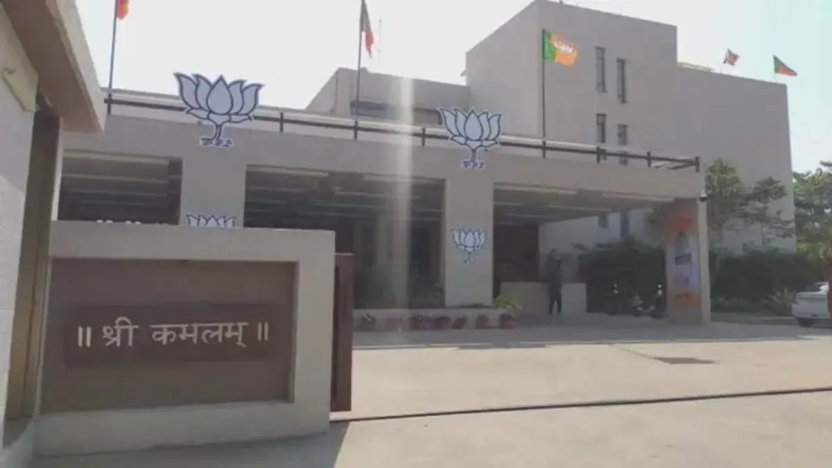 Gujarat Elections 2026: સુરત ભાજપની સેન્સ પ્રક્રિયામાં ટિકિટ માટે પડાપડી, બે દિવસમાં 1500થી વધુ દાવેદારી