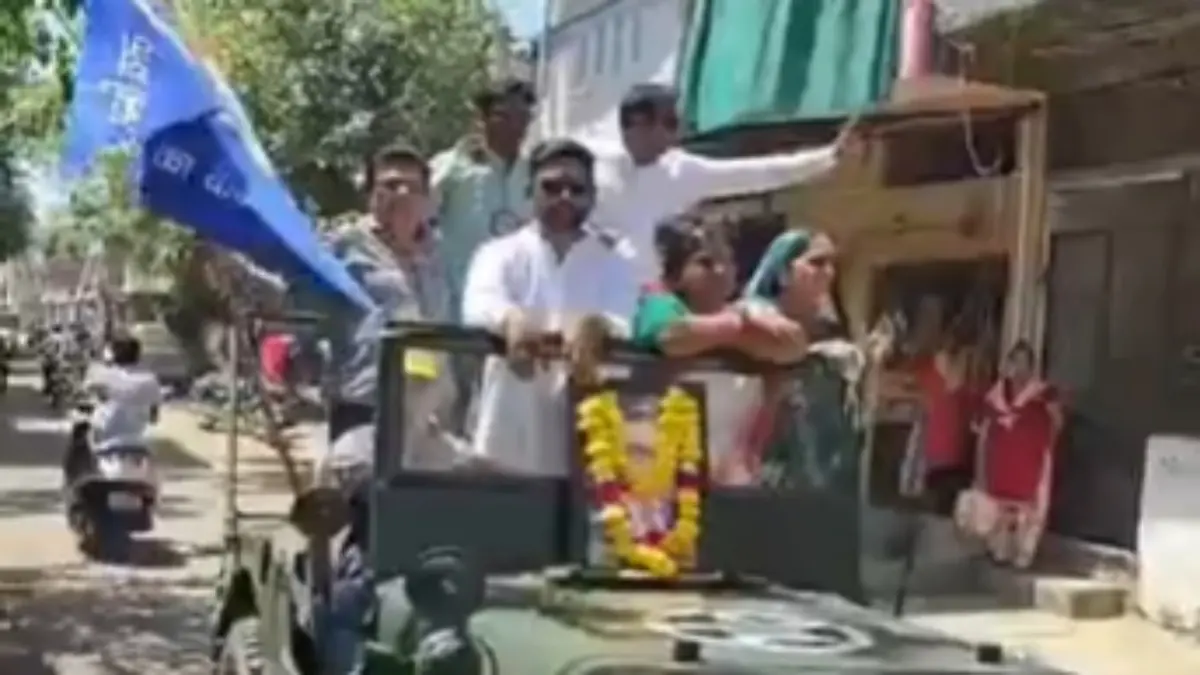 Vadodara: વડોદરા વોર્ડ-1 માં ચૂંટણી પહેલા જ કોંગ્રેસની પેનલ વિખેરાઈ? અપક્ષ ઉમેદવાર સાથે મહિલા ઉમેદવારો દેખાતા તર્ક-વિતર્ક