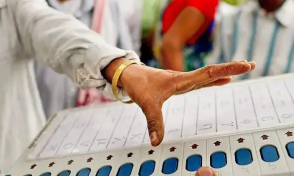 Ahmedabad: ચૂંટણીમાં મતદારે 4 મત આપી 'રજીસ્ટર' બટન દબાવવાનું રહેશે, મતદાન માટે 1 મિનિટનો સમય લાગશે