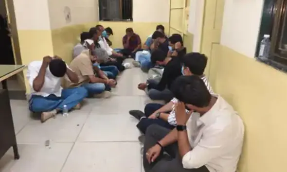 Anand: આંકલાવમાં લક્ઝરી ફાર્મહાઉસમાં દારુની મહેફિલમાં પોલીસ ત્રાટકી; 1 કરોડથી વધુના મુદ્દામાલ સાથે 18 લોકોની અટકાયત