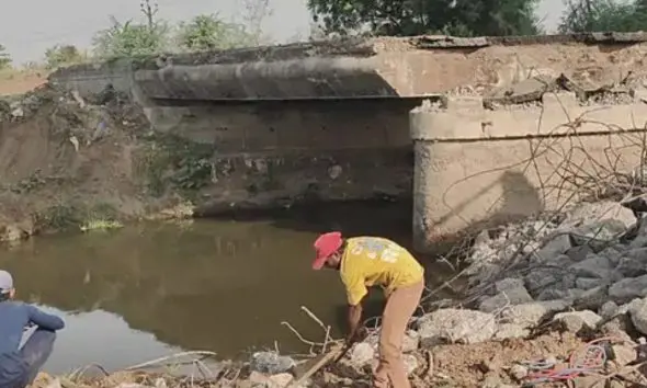 Bharuch: અંકલેશ્વર-હાંસોટ રોડ પર બિસ્માર બ્રિજને તોડવાનું શરુ કરાયું,આમલાખાડી પર રુ. 5 કરોડના ખર્ચે નવા બ્રિજ તૈયાર કરાશે