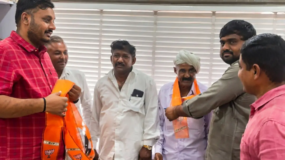 ચોટીલામાં આપ-કોંગ્રેસમાં મોટું 'ભંગાણ': સ્થાનિક સ્તરે મજબૂત એવા કાર્યકરો અને સરપંચો ભાજપમાં જોડાયા