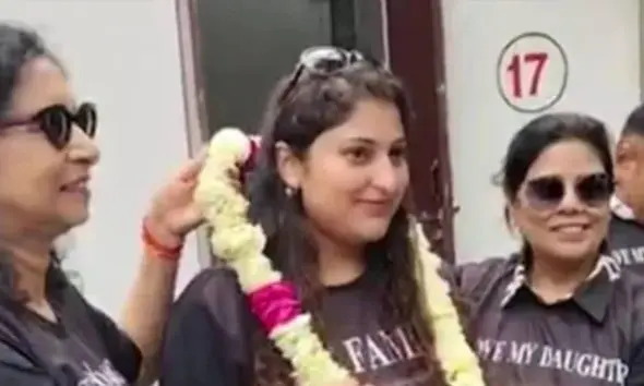 મેરઠના પરિવારની અનોખી મિશાલઃ દીકરીના છૂટાછેડા થતાં આખો પરિવાર ઢોલના તાલે ઝૂમી ઉઠ્યો, કોર્ટમાંથી વાજતે-ગાજતે ઘરે લઈ ગયા