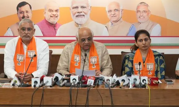 gandhinagar-news-bjp-slams-congress-over-nari-shakti-bill-says-70-crore-womens-dreams-hurt