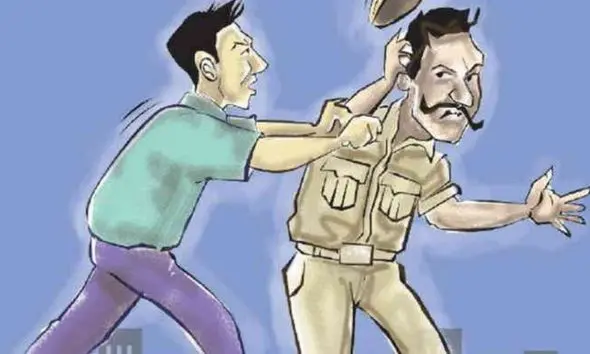 Rajkot News: જસદણમાં બૂટલેગરો બેફામ; દેશી દારુના દરોડા સમયે પોલીસ પર હુમલો, ફરજમાં રૂકાવટના બે ગુના નોંધાયા