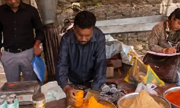 Surendranagar: ફૂડ વિભાગની સઘન કાર્યવાહી; લાઈસન્સ વિનાની પેઢીઓ સામે કાર્યવાહી કડક સૂચના, 45 સેમ્પલ લેવાયા