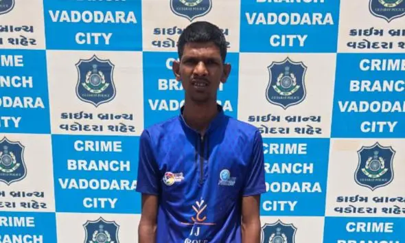 vadodara-crime-branch-arrests-suraj-salat-accused-of-foreign-currency-robbery