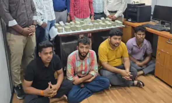 ahmedabad-bangalore-akasha-air-flight-gold-parcel-theft-accused-arrested