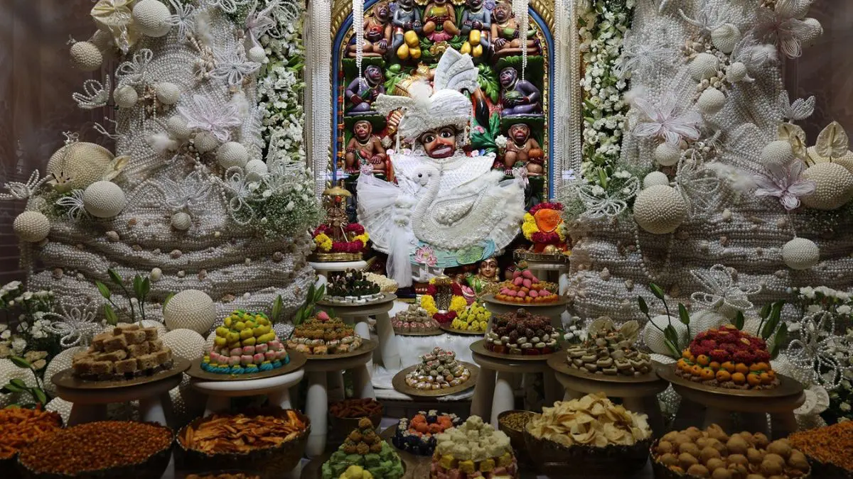 salangpur-kashtbhanjan-dev-white-pearl-shringar-annakut-purushottam-maas-2026
