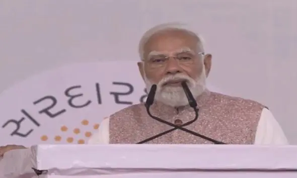 pm-modi-urges-citizens-to-reduce-fuel-consumption-amid-global-crisis-at-sardardham-3-launch