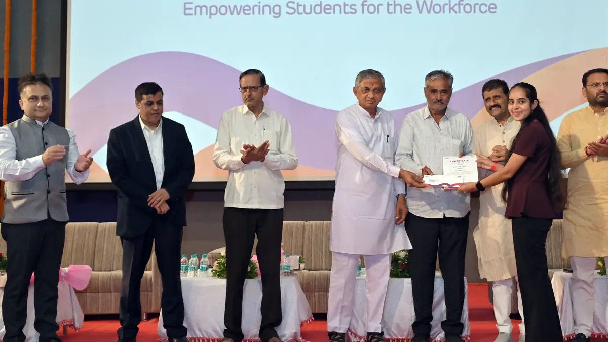 adani-skills-and-education-gujarat-government-partner-to-transform-11-itis-in-kutch