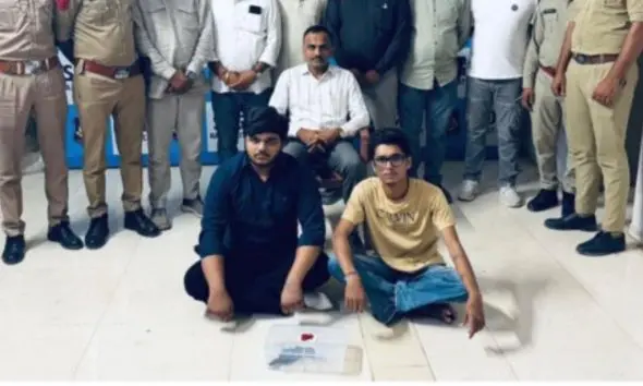 rajkot-news-sog-arrests-youths-making-reels-with-revolver-in-mustang-car-seized
