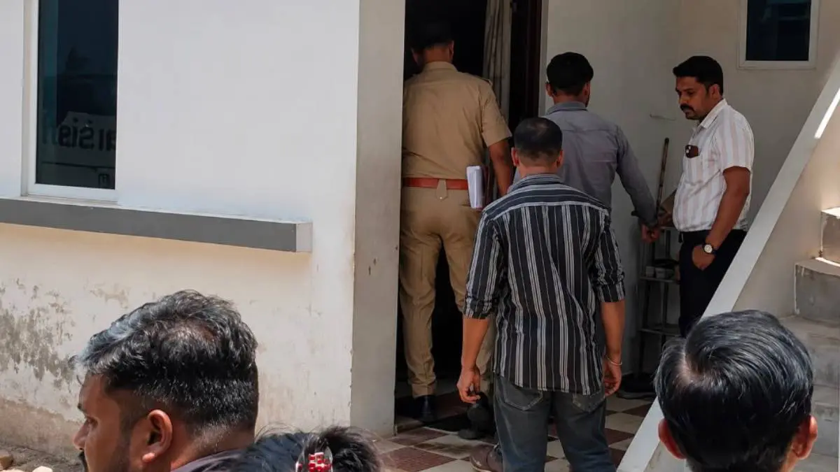 panchmahal-news-wife-murder-due-to-extra-marital-affairs-husband-surender-to-police-at-halol