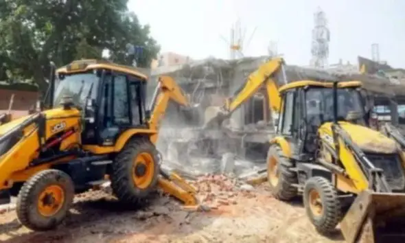 kutch-govt-land-illegal-hotel-demolished-police-station-construction