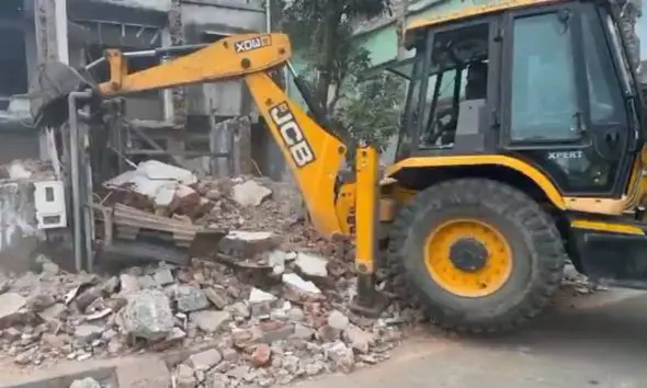 ahmedabad-news-ahead-of-the-rath-yatra-amc-estate-department-dilapidated-parts-of-two-houses