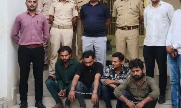 banaskantha-deesa-honey-trap-case-farmer-kidnapping-extortion-four-arrested