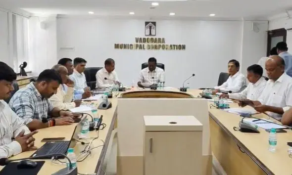 vadodara-water-crisis-ajwa-sarovar-vmc-action-plan-narmada-canal