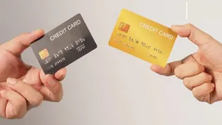 Credit Card Charges:શુ તમારું ક્રેડિટ કાર્ડ તમને કંગાળ કરી રહ્યું છે? આ છૂપા ચાર્જીસ પાછળની હકીકતને જાણો