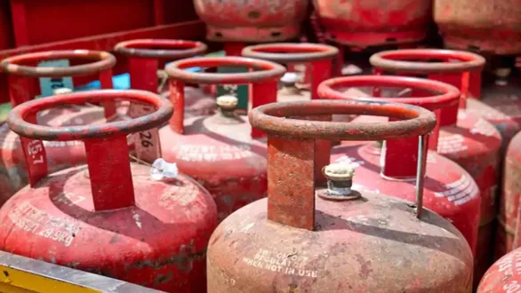 modi-government-tightens-rules-no-more-dual-lpg-and-png-connections-what-mean-for-you