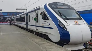 Vande Bharat Express Timings: અમદાવાદના મુસાફરો ધ્યાન આપે! ઓખા અને વેરાવળ વંદે ભારતના રૂટ-સમયમાં મોટા ફેરફાર
