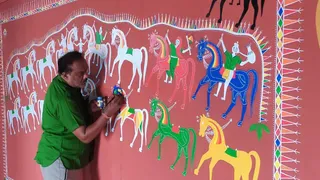 Pithora Painting: દીવાલોથી કેનવાસ સુધીની અનોખી સફર, આદિવાસી આસ્થાનું પ્રતીક આજે વૈશ્વિક બજારમાં આત્મનિર્ભરતાનું માધ્યમ બન્યું
