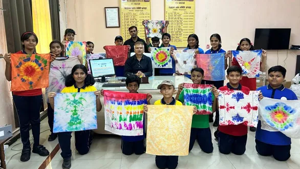 gandhinagar-news-kendriya-vidyalaya-afs-wadsar-celebrates-bagless-day-with-tiedye
