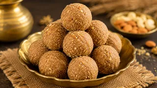 Churma Ladoo Recipe: ચુરમા લાડુ બનાવવાની રીત
