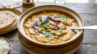 Dal Dhokli Recipe: ખાટી-મીઠી દાળ ઢોકળી બનાવાની રીત