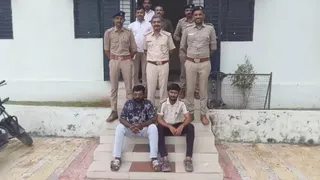 Amreli Lion Attack: લિલિયામાં સિંહના હુમલામાં યુવકના મોત બાદ વન વિભાગની કાર્યવાહી, મૃતકના બે સાથીઓની ધરપકડ
