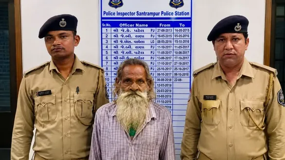 mahisagar-father-kills-son-over-tractor-rent-dispute-arrested-by-police