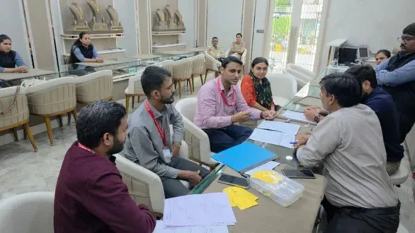 ahmedabad-bis-raids-fake-hallmark-gold-jewellery-seized-nikol-naroda