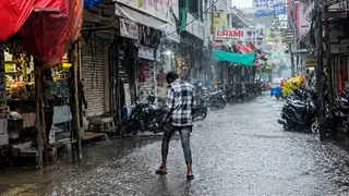 Gujarat Rain Update: આજે 118 તાલુકામાં 1થી પોણા 18 ઈંચ સુધીનો ધોધમાર વરસાદ, હિંમતનગરમાં ભારે પવન સાથે પોણા 3 ઈંચ ખાબક્યો