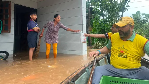 heavy-rain-in-south-gujarat-baps-swaminarayan-sanstha-steps-up-relief-work-in-valsad
