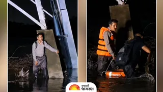 ભરૂચ-અંકલેશ્વર રોડ પર પાણીના તેજ વહેણમાં બાઈક સાથે તણાયો યુવક, ફાયર બ્રિગેડે કર્યું દિલધડક રેસ્ક્યુ