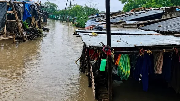 kheda-heavy-rain-vantadi-indira-nagari-waterlogging-60-people-relocated