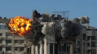 US-Iran Conflict: અમેરિકાની ઈરાન પર તાબડતોડ એરસ્ટ્રાઈક, તહેરાનમાં ભારે વિનાશ
