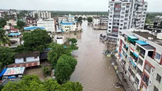 Navsari Rainfall Report: નવસારી જિલ્લામાં વહેલી સવારથી જ તમામ તાલુકાઓમાં વરસાદી માહોલ, દરિયાકાંઠા વિસ્તારમાં પ્રવેશ પર પ્રતિબંધ, વીજકરંટ લાગતા 3ના મોત
