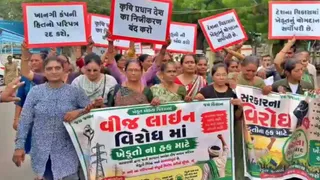 Farmers Protest: જામનગરમાં ખેડૂતોનો હલ્લાબોલ, સરકારના વીજ પરિપત્રના વિરોધમાં કલેક્ટરને આવેદનપત્ર પાઠવ્યું