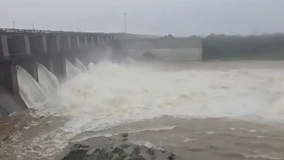morbi-rain-update-collector-visited-machhu-2-dam-and-control-room-12-gates-opened-up-to-10-feet