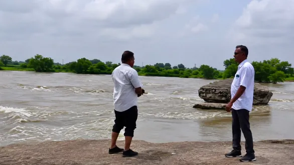 dhadhar-river-in-amods-dadapor-and-mahapura-districts-is-on-the-verge-of-danger