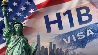 US Visa Rules: અમેરિકામાં H-1B વિઝા એક્સટેન્શન પર લાગશે ભારે ફી: ટ્રમ્પ સરકારના નિર્ણયથી ભારતીયોને પડશે સૌથી મોટો ફટકો!