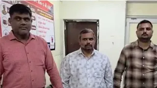 Surat: વેડ રોડ સ્થિત ડેરીમાં નકલી ઘી બનાવવાના રેકેટનો પર્દાફાશ, 34.05 કિગ્રા ભેળસેળયુક્ત ઘી સાથે ડેરી માલિકની ધરપકડ