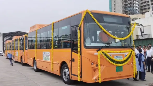 vadodara-e-bus-service-20-new-electric-buses-total-fleet-50-manishaben-vakil