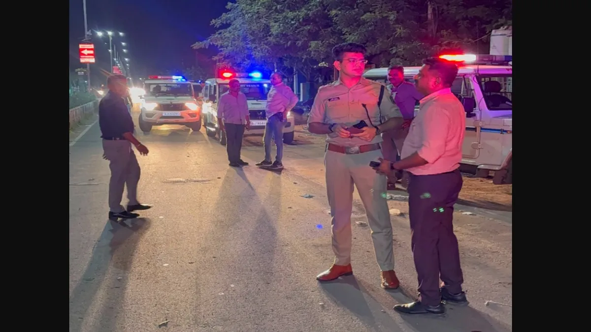 Rajkot News:રાત્રે બે કલાકમાં છરી સાથે 33 અને 37 પીધેલી હાલતમાં પકડાયા, 202 વાહનોને ડીટેઈન કરવામાં આવ્યા