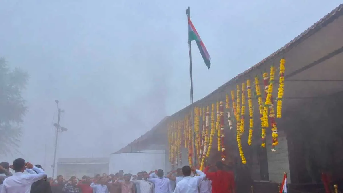80th Independence Day: પાવાગઢ મહાકાળી મંદિર પરિસરમાં 80માં સ્વતંત્રતા દિવસની ભવ્ય ઉજવણી, વરસાદી માહોલ વચ્ચે દેશભક્તિનો ત્રિવેણી સંગમ