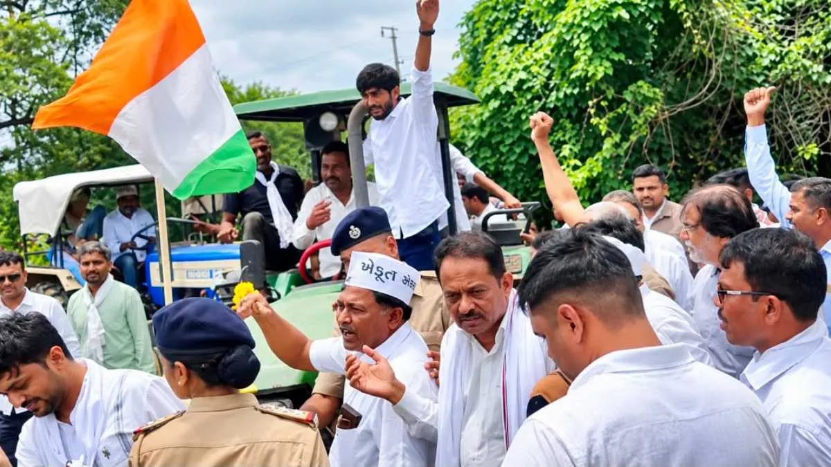 Bharuch: ભરૂચમાં પાવરગ્રીડ લાઈનના વિરોધમાં ખેડૂતોની ટ્રેક્ટર રેલી, પોલીસ સાથે ઘર્ષણથી લાંબો ટ્રાફિકજામ