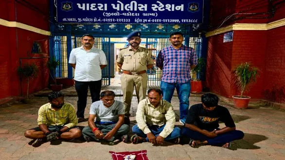 vadodara-gambling-raid-police-raid-5-villages-during-shravan-month-22-arrested