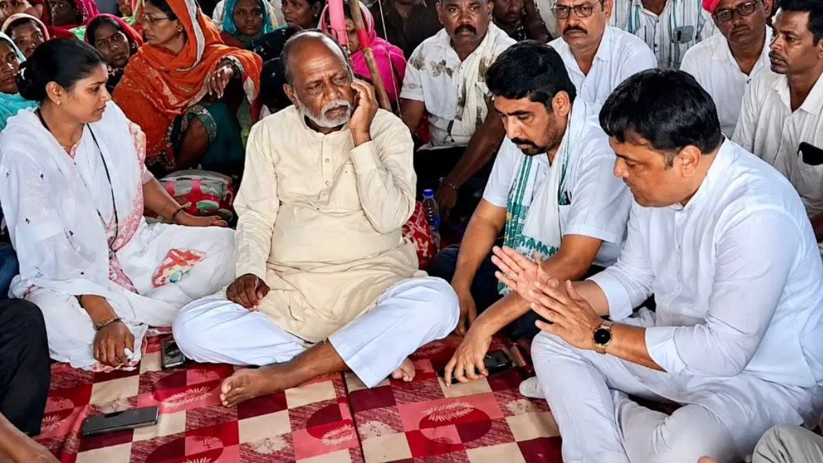 Sagbara Forest Land Agitation: ખેડૂત આંદોલનનો 23મો દિવસ, ભાજપ-કોંગ્રેસ અને આપના આદિવાસી નેતાઓ એકમંચ પર આવ્યા